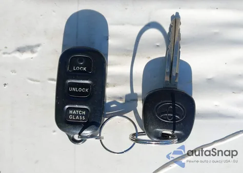 2006 Toyota Matrix z USA, uszkodzony, nr VIN 2T1LR32E26C559870